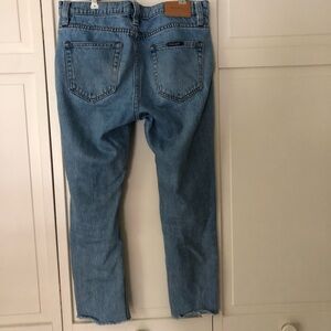 Men’s cropped raw hem denim jeans relaxed fit